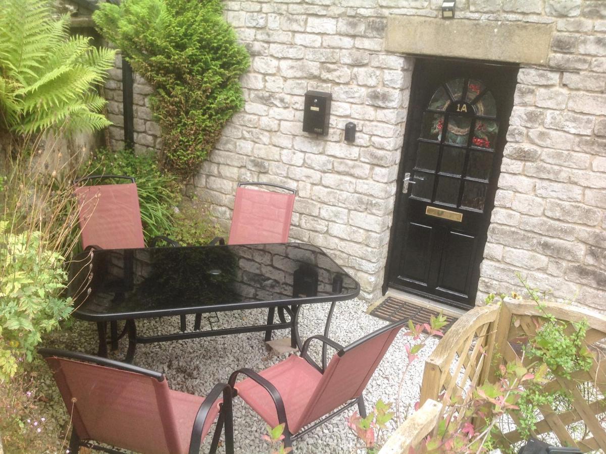 1A Market Square Tideswell Exterior photo